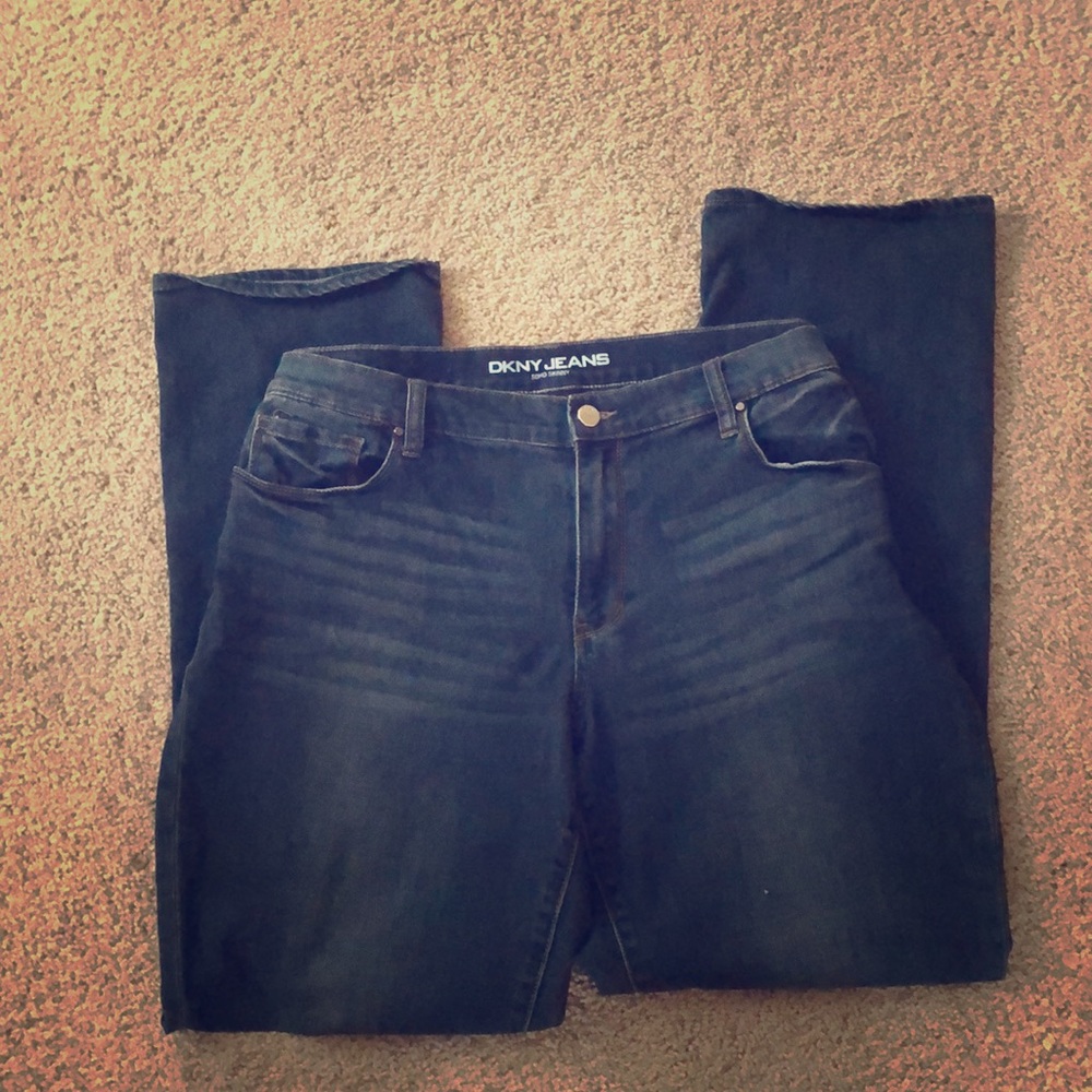 DKNY stretch SO HO skinny. SZ 16